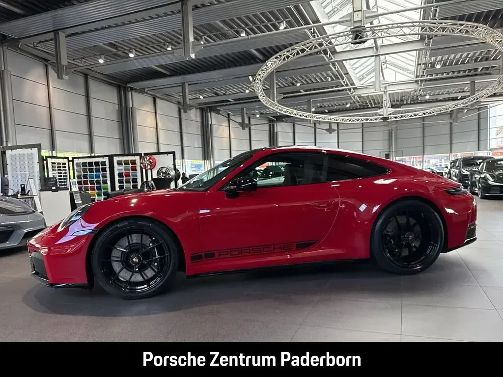 Gebraucht Porsche 992 541 PS (397 kW) 2026 Rot
