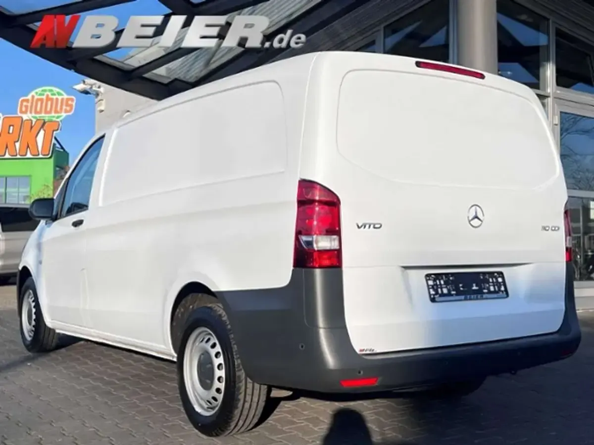 Gebraucht Mercedes Vito 163 PS (119 kW) 2022 Arktikweiss Van
