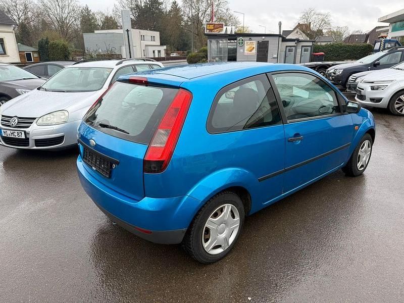 Usata Ford Fiesta 80 CV (58 kW) 2003 Blu Utilitaria
