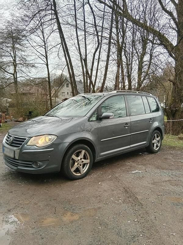 Gebraucht VW Touran 140 PS (102 kW) 2007 Braun Van / Kleinbus