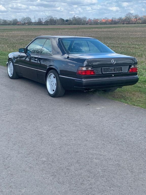 Gebraucht Mercedes 320 220 PS (161 kW) 1993 Schwarz Coupé