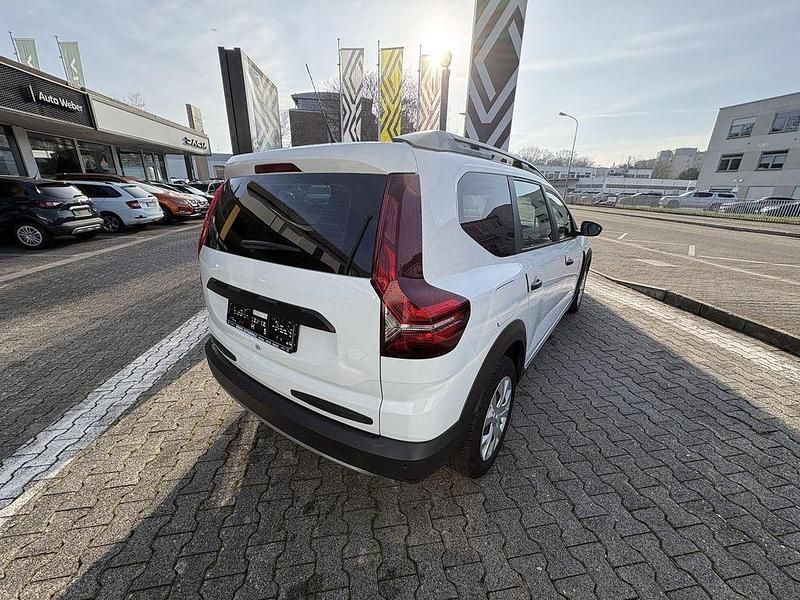 Gebraucht Dacia Jogger Expression 101 PS (74 kW) 2022 Weiß Van / Kleinbus