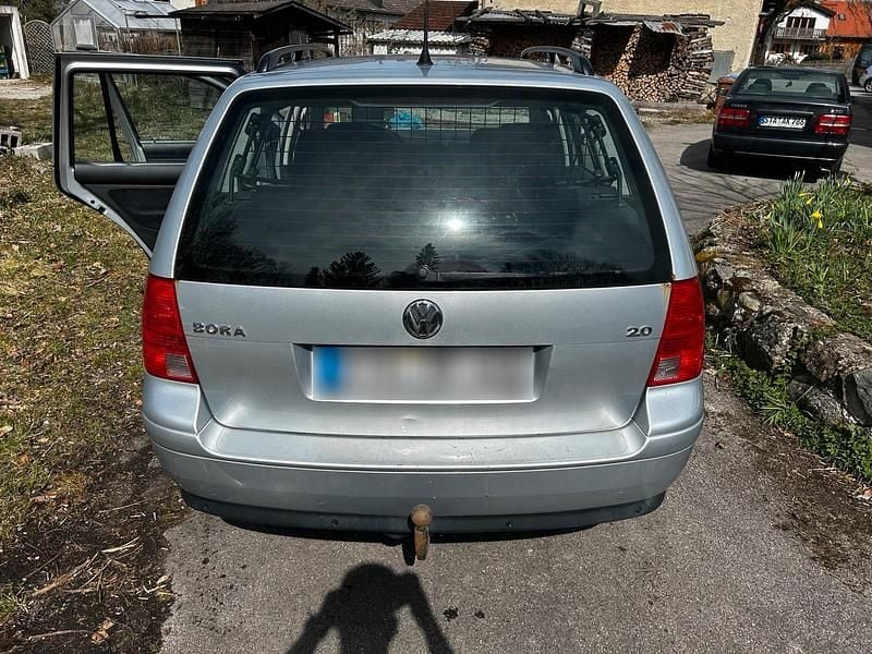 Gebraucht VW Bora Highline 115 PS (84 kW) 2001 Grau Kombi