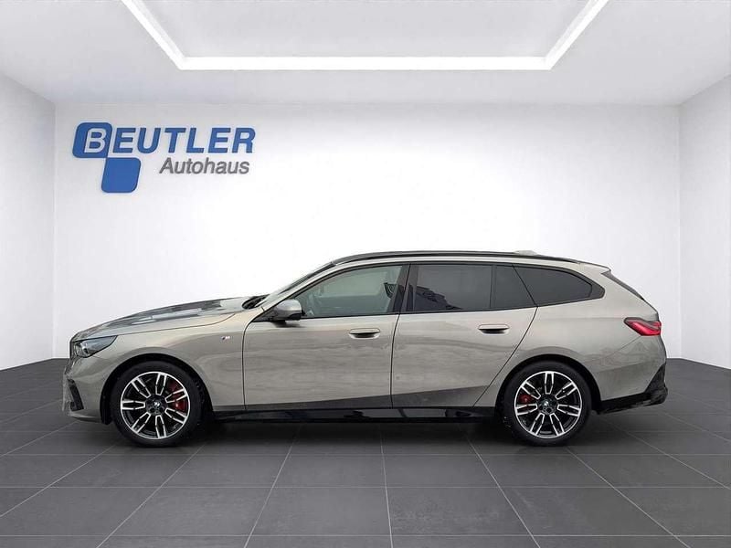 Gebraucht BMW 540 M Sport 303 PS (222 kW) 2025 Grau Kombi