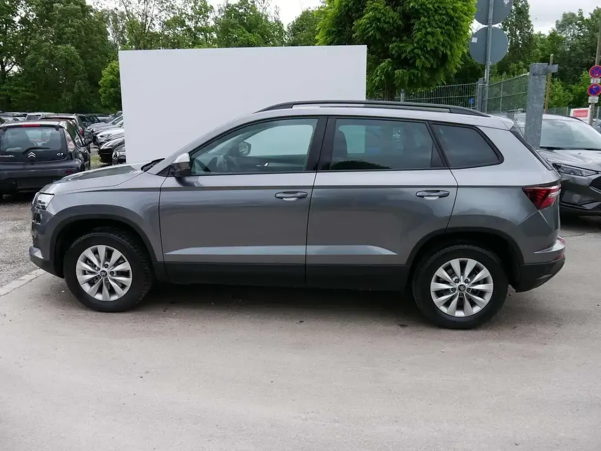 Neu Skoda Karoq Selection 150 PS (110 kW) 2026 Graphite grau metallic SUV