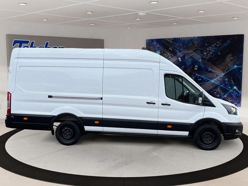 Gebraucht Ford Transit Trend 131 PS (96 kW) 2023 Weiß Limousine