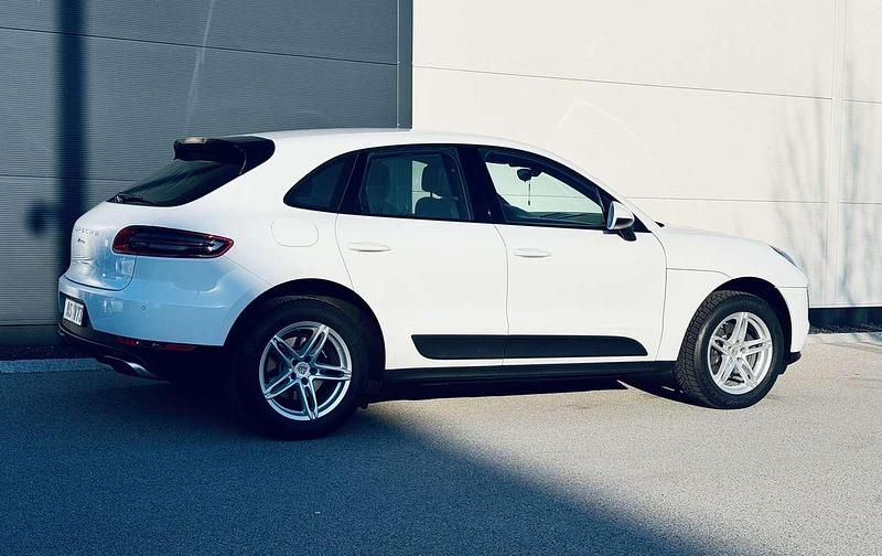 Gebraucht Porsche Macan 252 PS (185 kW) 2018 Weiß SUV