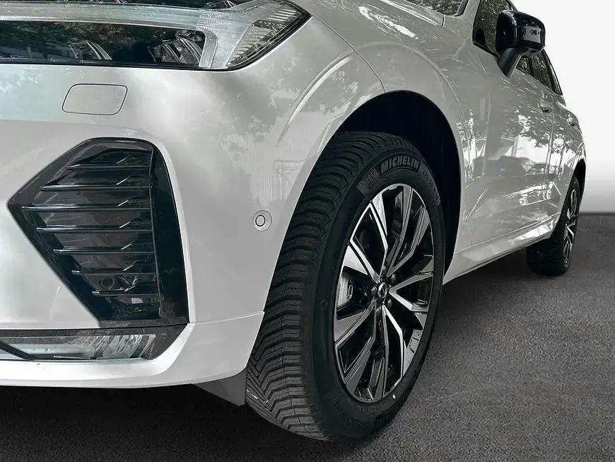 Gebraucht Volvo XC60 Plus 250 PS (183 kW) 2025 Weiß SUV