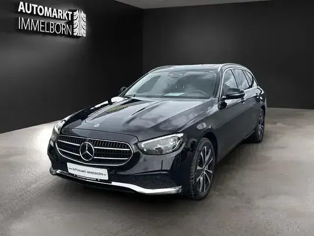 Gebraucht Mercedes E300 306 PS (225 kW) 2022 Schwarz Limousine
