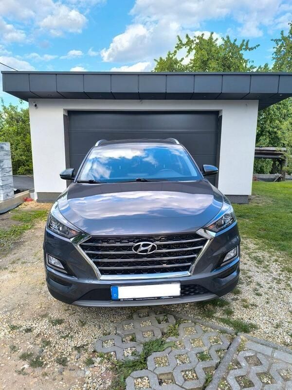 Grau Gebraucht 2018 Hyundai Tucson Trend SUV | 19.100 € (Fairer Preis) - Bild 1/4