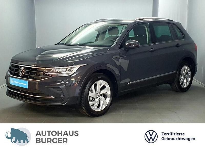 Grau Gebraucht 2023 VW Tiguan Active SUV | 31.940 € (Fairer Preis) - Bild 1/4