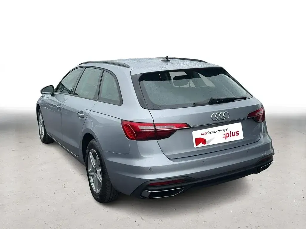 Używany Audi A4 Ambiente 163 KM (119 kW) 2024 Srebrny Kombi