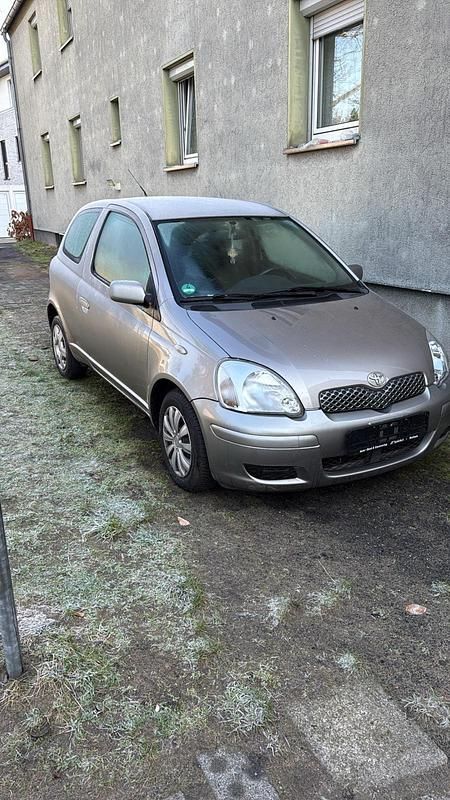 Gebraucht Toyota Yaris 87 PS (63 kW) 2003 Gold Kleinwagen