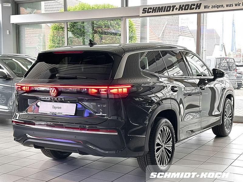 Neu VW Tayron Elegance 150 PS (110 kW) 2026 Uranograu (grau) SUV