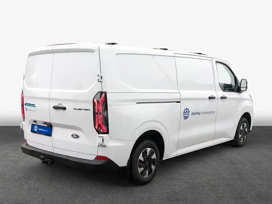 Używany Ford E-Transit Trend 100 kW (136 KM) 2025 Biały Van