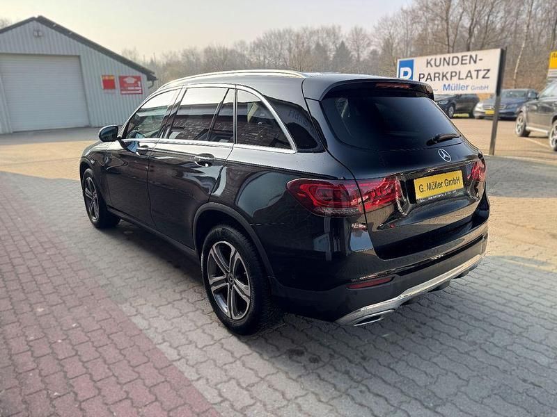 Gebraucht Mercedes GLC220 194 PS (142 kW) 2019 Schwarz SUV
