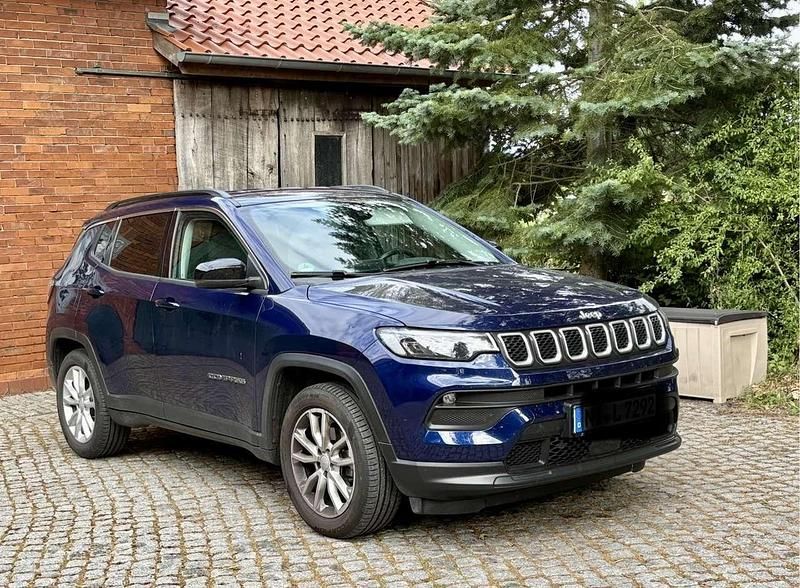 Blau Gebraucht 2022 Jeep Compass Longitude SUV | 20.999 € (Superpreis) - Bild 1/4