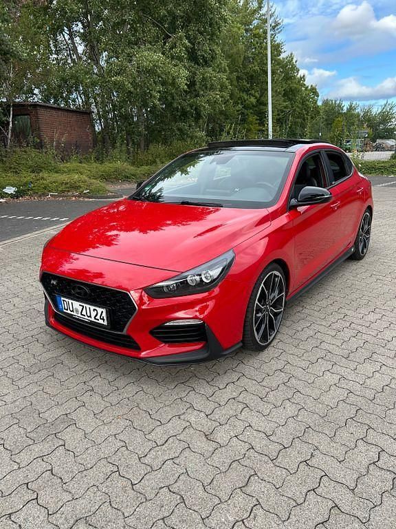 Rot Gebraucht 2020 Hyundai i30 N Performance Limousine | 22.990 € (Superpreis) - Bild 1/4