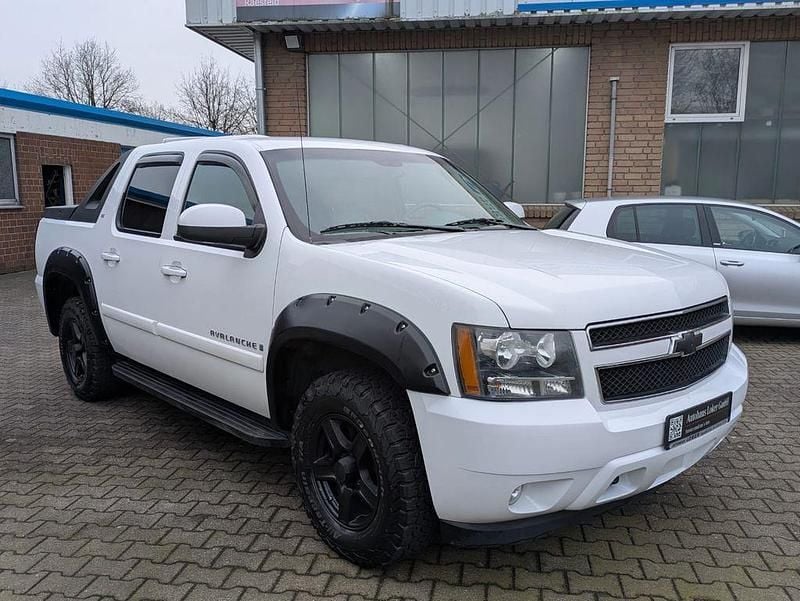 Gebraucht Chevrolet Avalanche LT 324 PS (238 kW) 2009 Weiß Pickup