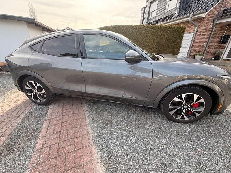 Gebraucht Ford Mustang Mach-E 247 kW (337 PS) 2021 Grau SUV