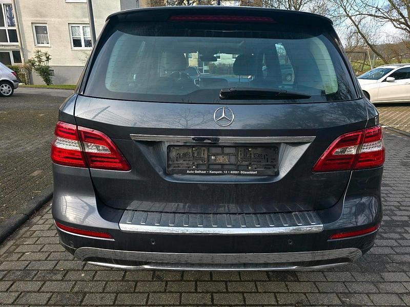 Gebraucht Mercedes ML250 204 PS (150 kW) 2012 Grau SUV