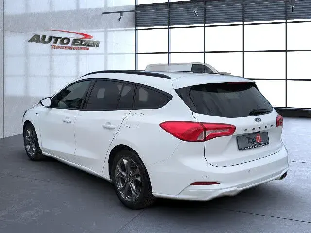 Usado Ford Focus ST-Line 280 CV (205 kW) 2022 Blanco Familiar