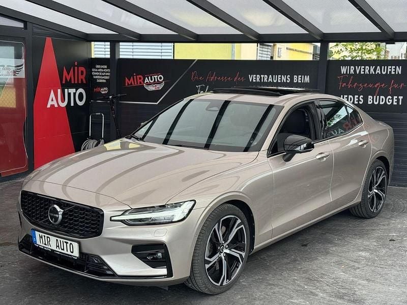 Gebraucht Volvo S60 R-Design 197 PS (144 kW) 2023 Gold Limousine