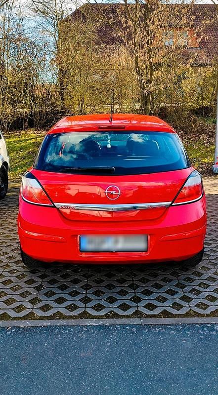 Gebraucht Opel Astra 105 PS (77 kW) 2005 Rot Kleinwagen