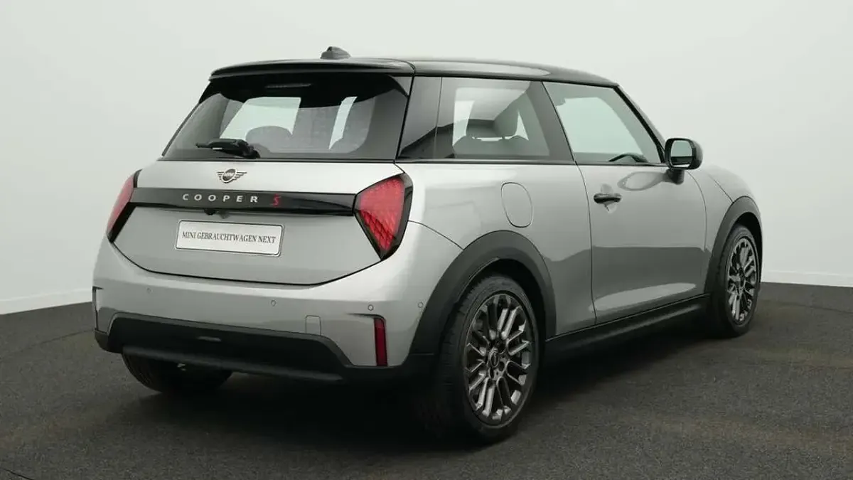 Gebraucht Mini Cooper S Classic 204 PS (150 kW) 2025 Grau Kleinwagen