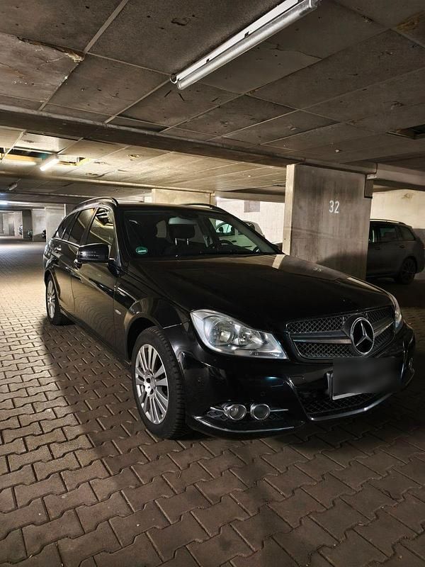 Gebraucht Mercedes C200 136 PS (100 kW) 2011 Schwarz Kombi