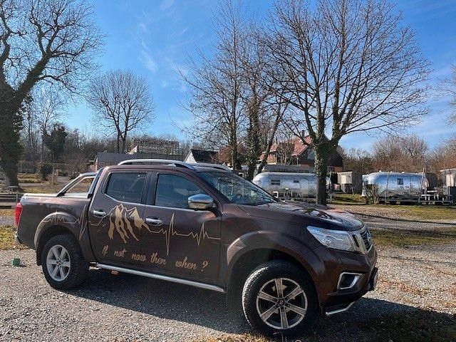 Braun Gebraucht 2016 Nissan Navara Abholung | 16.900 € - Bild 1/4