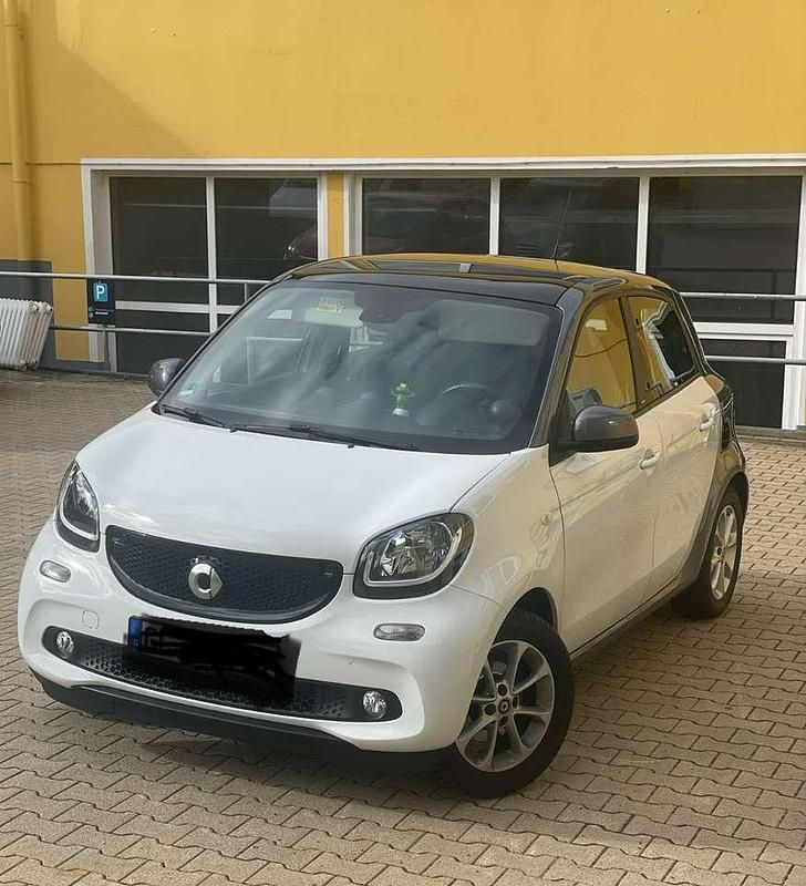 Weiß Gebraucht 2019 Smart ForFour Passion Limousine | 10.500 € (Superpreis) - Bild 1/4