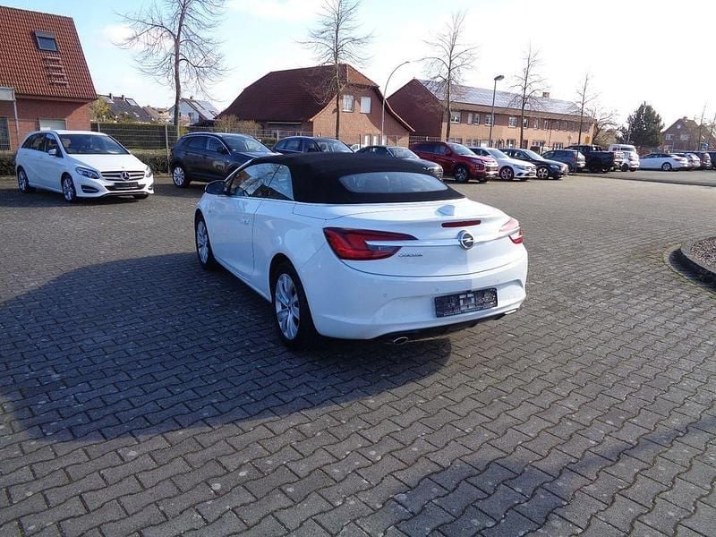 Gebraucht Opel Cascada Edition 140 PS (102 kW) 2017 Weiß Cabrio
