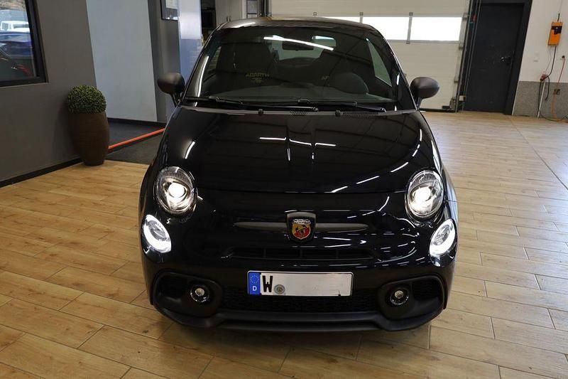 Second-hand Abarth 695 179 CP (131 kW) 2024 Negru Hatchback