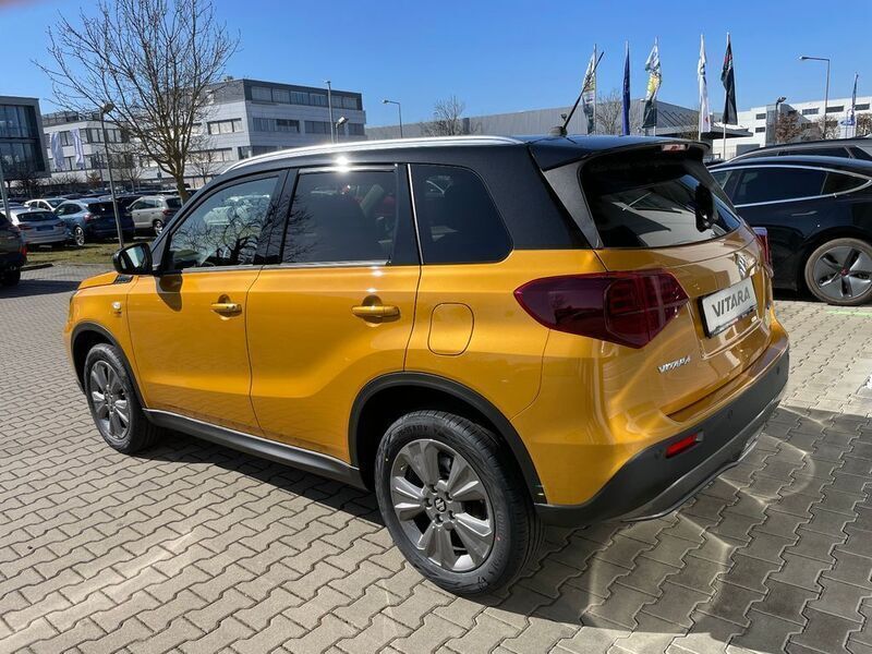 Neu Suzuki Vitara Comfort 129 PS (94 kW) 2025 Gelb SUV