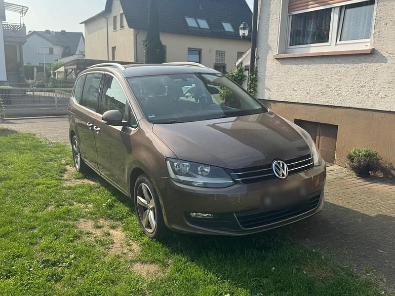 Braun Gebraucht 2010 VW Sharan Van / Kleinbus | 5.499 € (Fairer Preis) - Bild 1/4