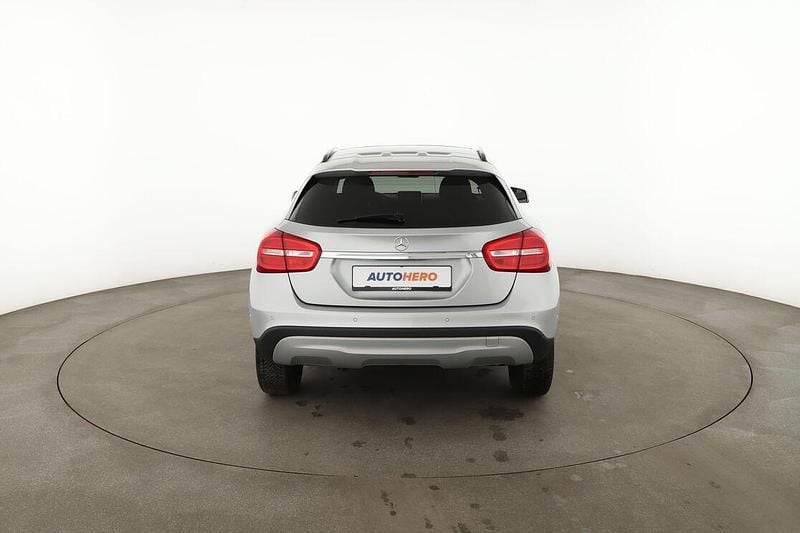 Gebraucht Mercedes GLA200 136 PS (100 kW) 2016 Silber SUV