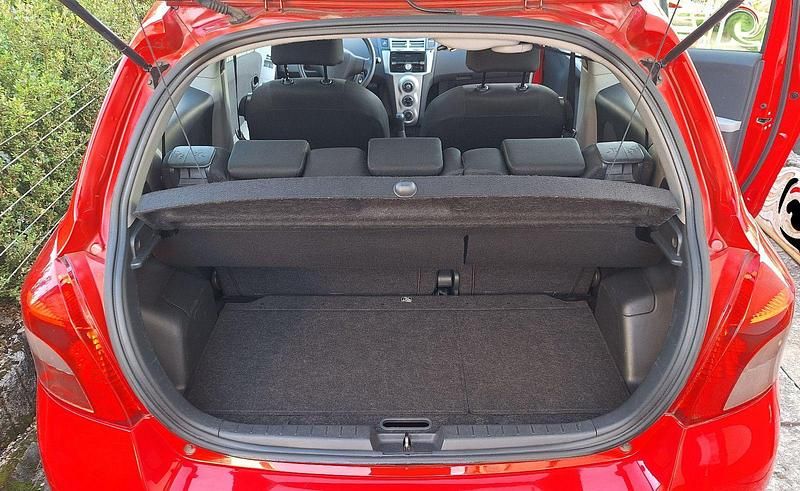 Gebraucht Toyota Yaris Cool 69 PS (50 kW) 2007 Rot Limousine