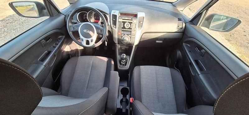 Gebraucht Kia Venga Spirit 128 PS (94 kW) 2011 Schwarz Kleinwagen