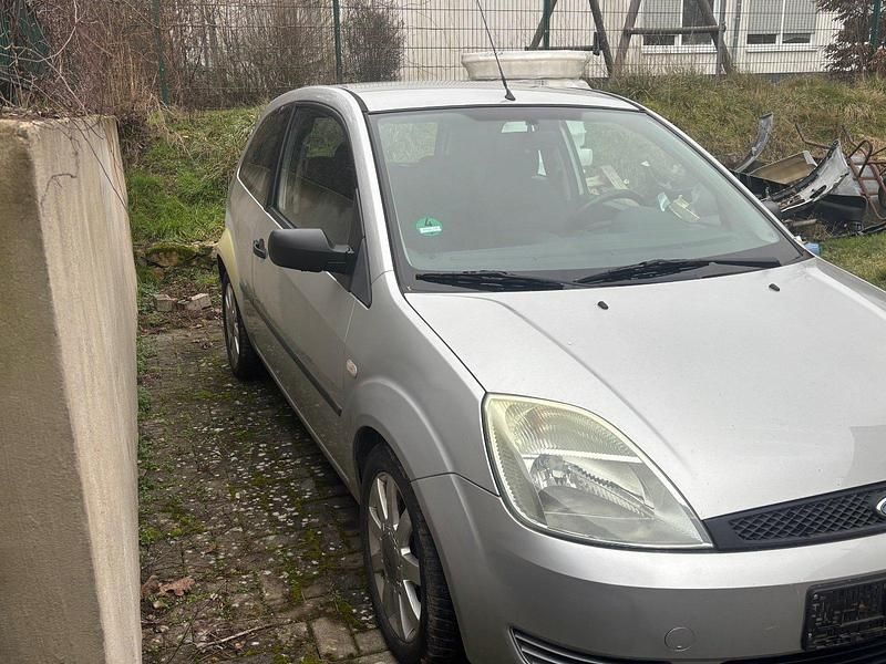 Gebraucht Ford Fiesta 69 PS (50 kW) 2004 Kleinwagen