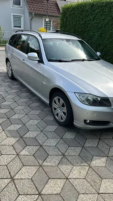 Gebraucht BMW 318 143 PS (105 kW) 2009 Silber Kombi