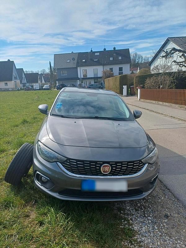 Gebraucht Fiat Tipo Easy 120 PS (88 kW) 2016 Grau Kleinwagen