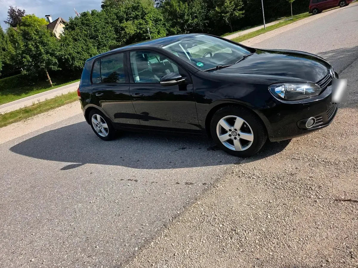 Gebraucht VW Golf VI 105 PS (77 kW) 2010 Schwarz Kleinwagen