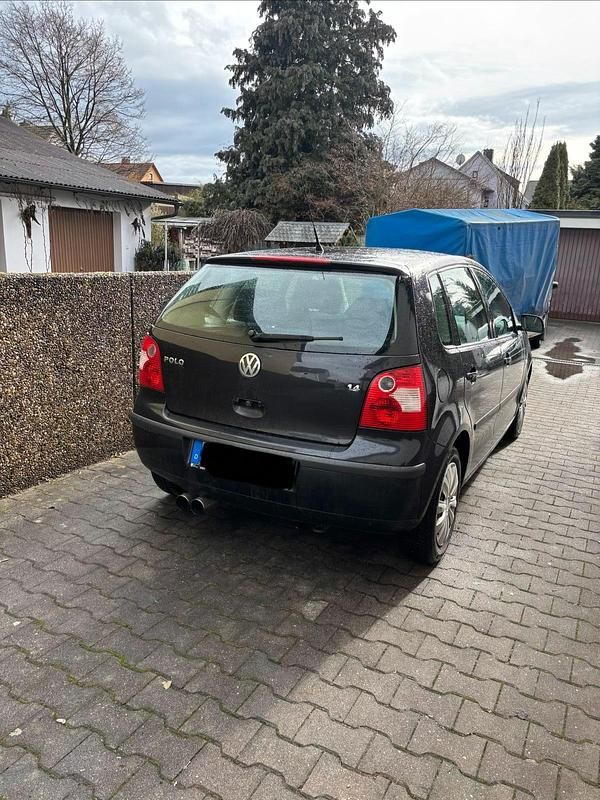 Gebraucht VW Polo 80 PS (58 kW) 2002 Schwarz Kleinwagen