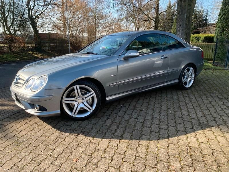 Gebraucht Mercedes CLK220 AMG 150 PS (110 kW) 2009 Silber Coupé