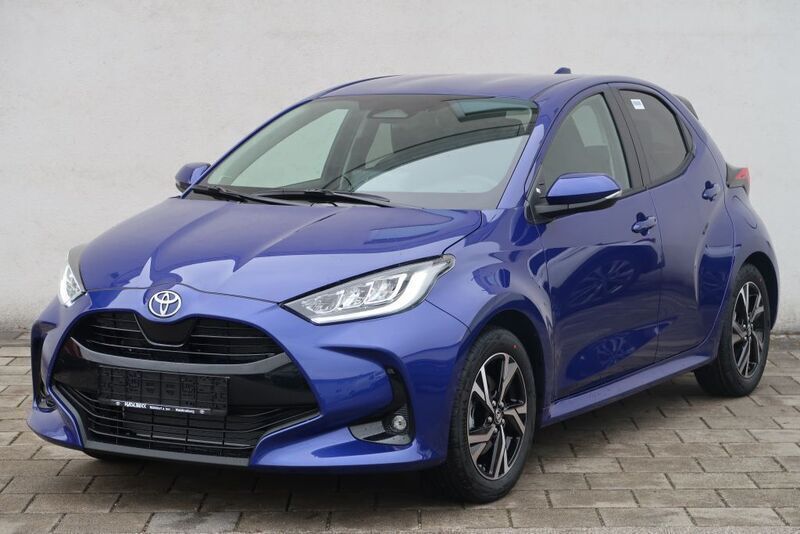 Juniper blue metallic Neu 2025 Toyota Yaris Hybrid Kleinwagen | 26.490 € (Fairer Preis) - Bild 1/4
