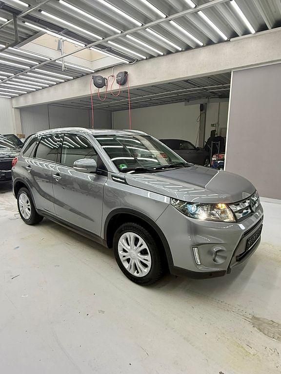 Gebraucht Suzuki Vitara Comfort 120 PS (88 kW) 2015 Grau SUV