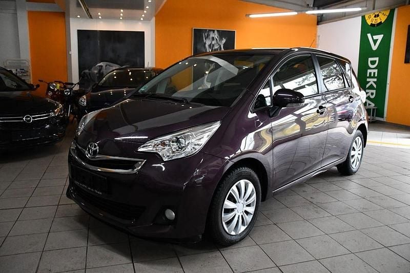 Gebraucht Toyota Verso-S Club 90 PS (66 kW) 2015 Violett Van / Kleinbus