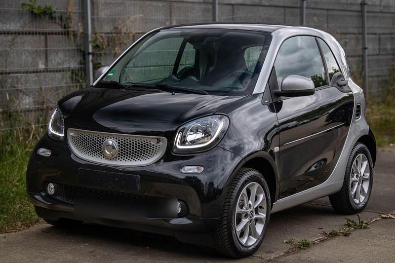 Schwarz Gebraucht 2016 Smart ForTwo Coupé Passion Coupé | 6.700 € (Guter Preis) - Bild 1/4