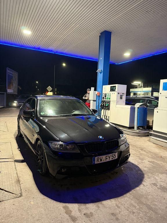 Gebraucht BMW 320 M Sport 170 PS (125 kW) 2011 Schwarz Limousine